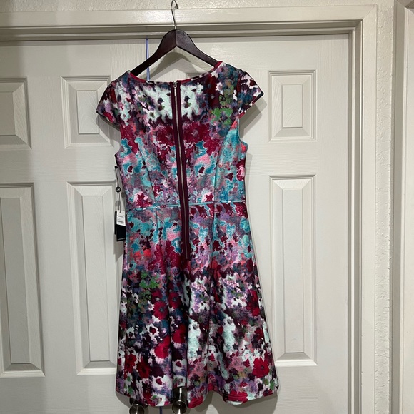 NEW ADRIANNA PAPELL MULITI AQUA FLORAL SCUBA FIT/FLATE DRESS - Picture 10 of 11